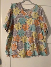 321 Scrubs Scrub Top size 3XL-Pastel Flowers. 