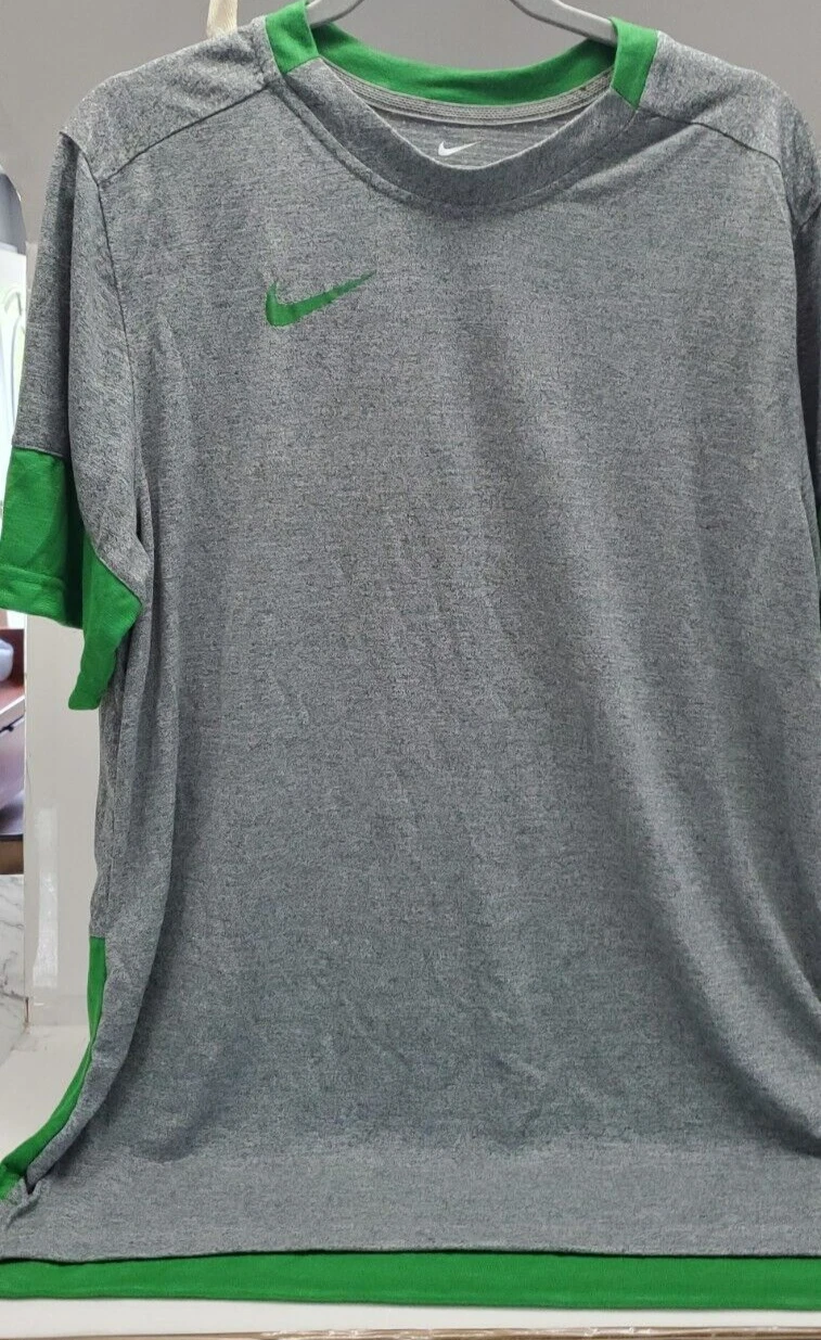 Nike Men's Athletic Short Sleeve Vented Back Panel Logo Very Soft T-Shirt NWT