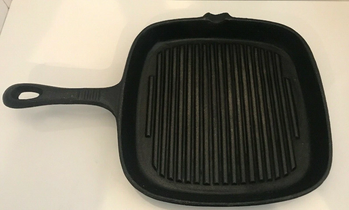 Bayou Classic Cast Iron Square Skillet, Black