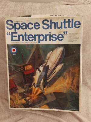 Entex #8529 NASA Space Shuttle Enterprise 1:144 Model Kit