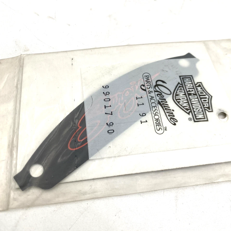 Placa de identificación de respaldo de pasajero Sturgis Sissy Bar 80-84 FXB fabricante original Harley 99017-90 Foto 2 de 4