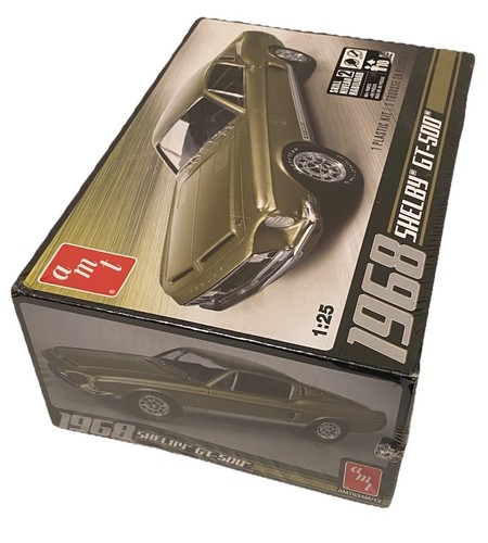 AMT 1968 Shelby GT500 1:25 Scale Model Kit - Picture 2 of 4