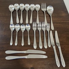 Ginkgo Linden 20 Piece Flatware Set Stainless 18/10 Lot