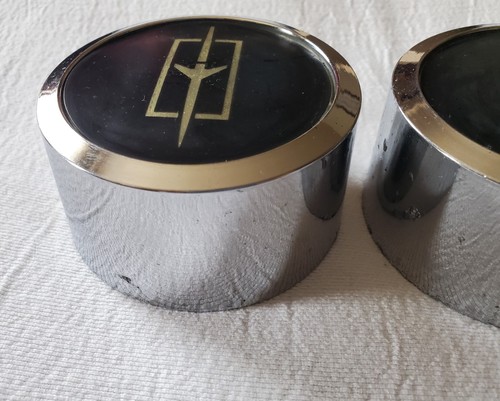 VTG OLDSMOBILE RALLY RIM CENTER CAPS (2) - USED/FAIR - Picture 6 of 17