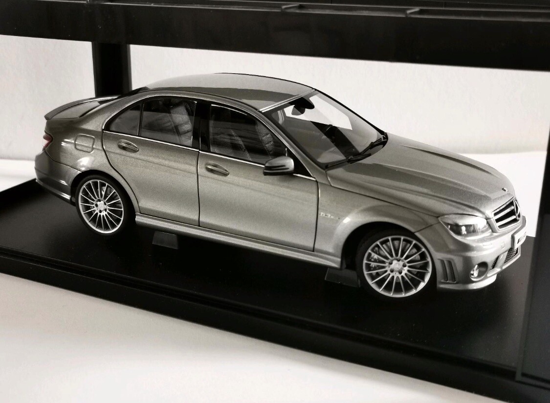 ミニカー AUTOart Mercedes-Benz C63 AMG 1/18 1/18 AUTOart Mercedes-Benz C63 AMG review - 4K video - YouTube