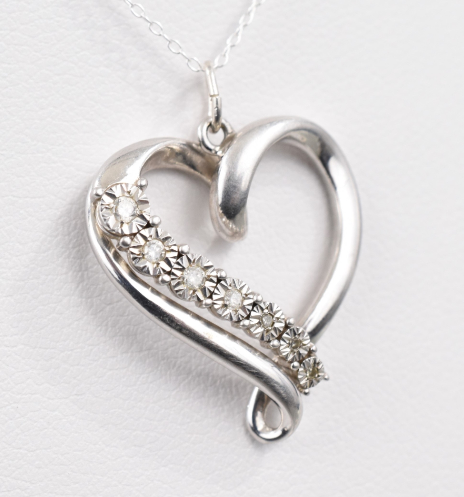 Sterling Silver Heart Pendant & 18