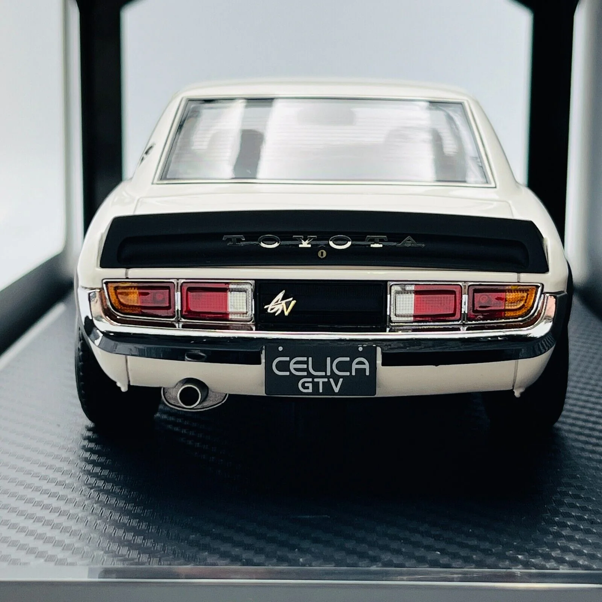 ignition model 1/18 Toyota Celica 1600GTV(TA22) White IG2598