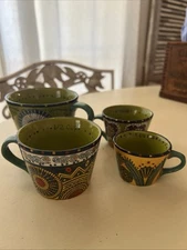 Anthropologie - Hand Painted 4 Bowl Measuring Cup Set Fabrique En Chine