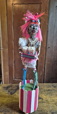 Handbemalte Figur Frau mit Popcorn, Textil, m...