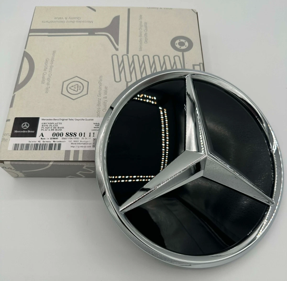 Mercedes-Benz Genuine OEM Car & Truck Emblems & Ornaments for sale 