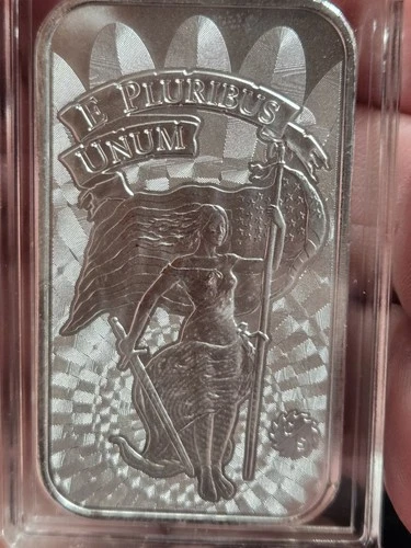 E Pluribus Unum 1 Oz Silver Bar .9999