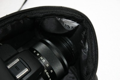 MINT] CANON EOS Kiss M / M50 Mirrorless w/EF-M15-45mm LENS from