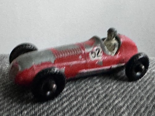 Vintage Lesney Maserati 4CLT/1948 Red No 52. Rare Classic. - playworn - Picture 8 of 8