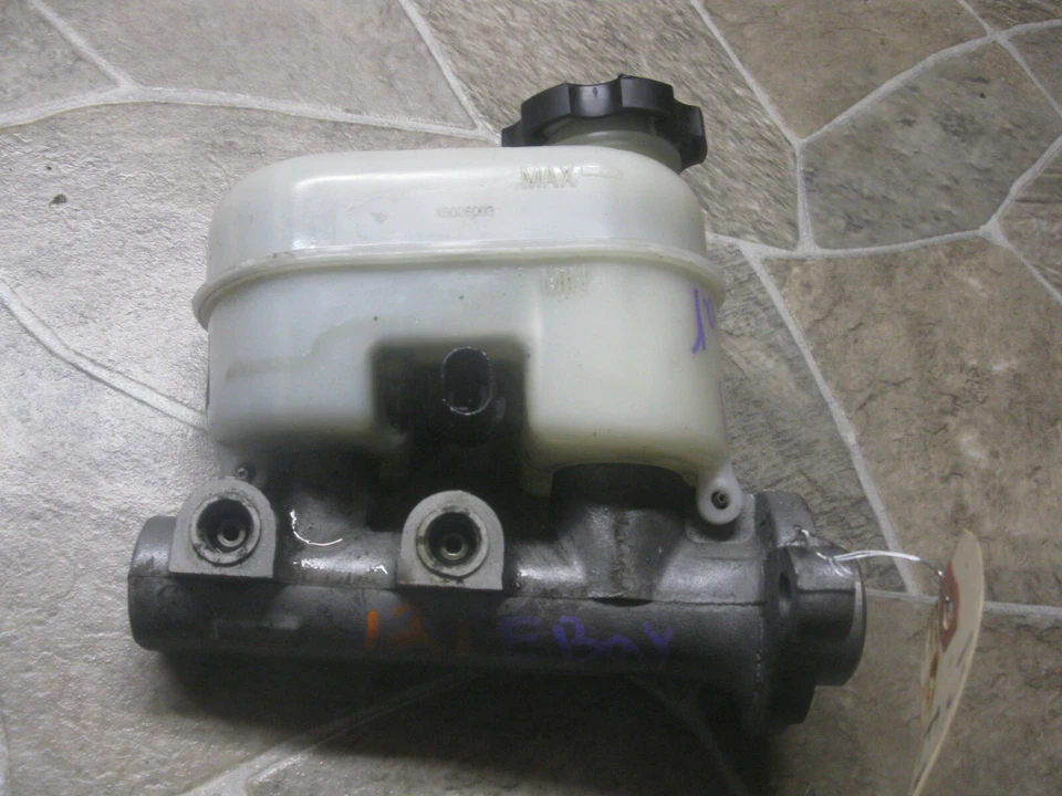 2006-2008 GMC ENVOY, CHEVY TRAIL BLAZER CILINDRO MESTRE DE FREIO COM RESERVATÓRIO  - Imagem 4 de 4