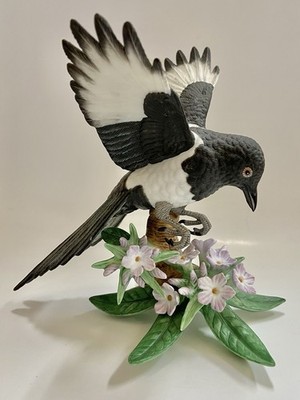 Lenox Porcelain Black Billed Magpie 2002 NO BOX