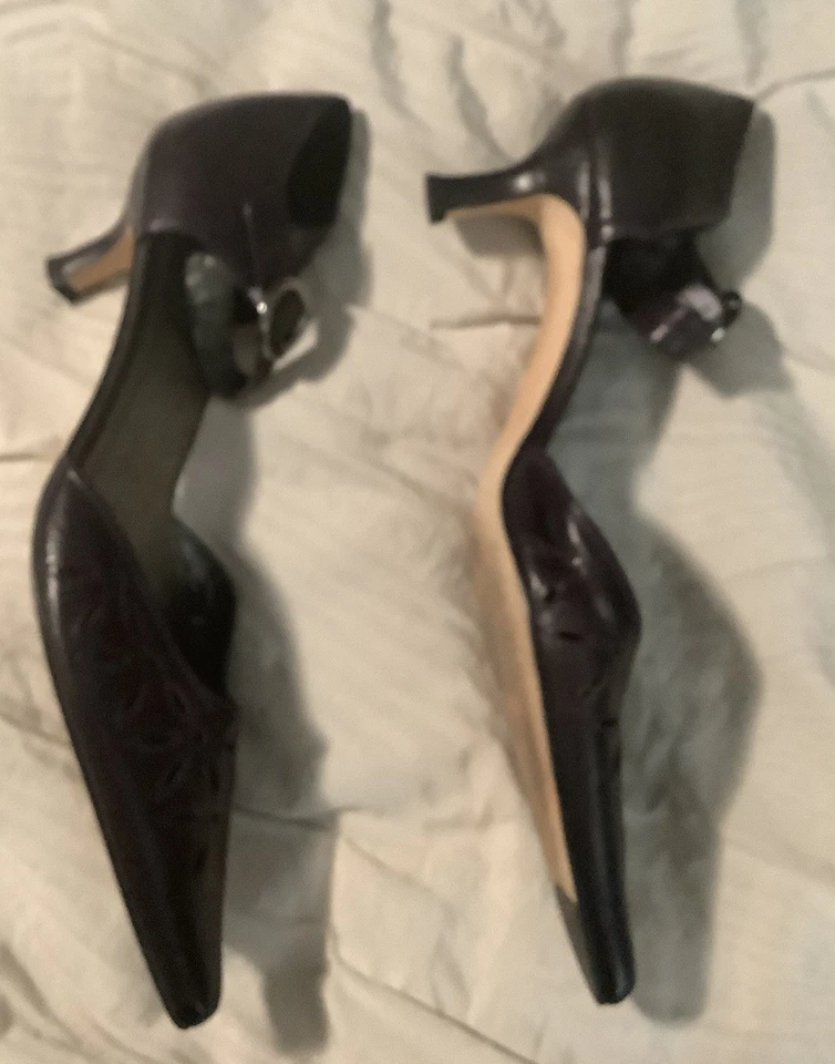 Zapatos de tacón Vaneli vintage punta gatito 9,5 N Foto 2 de 4