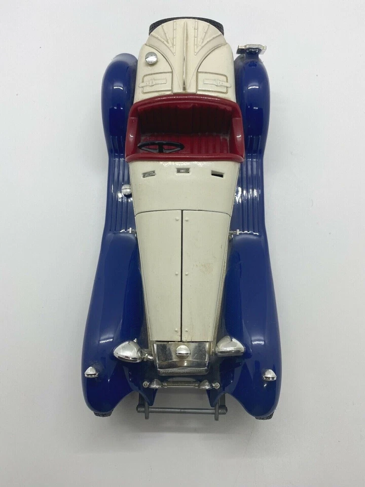 Coche modelo Bburago Italia Alfa Romeo 2300 Spider 1932 escala 1/18 blanco azul 3008 Foto 2 de 4