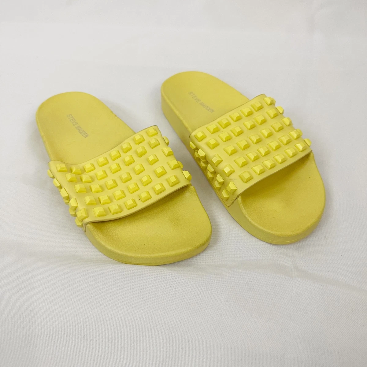 Steve madden store slides with studs