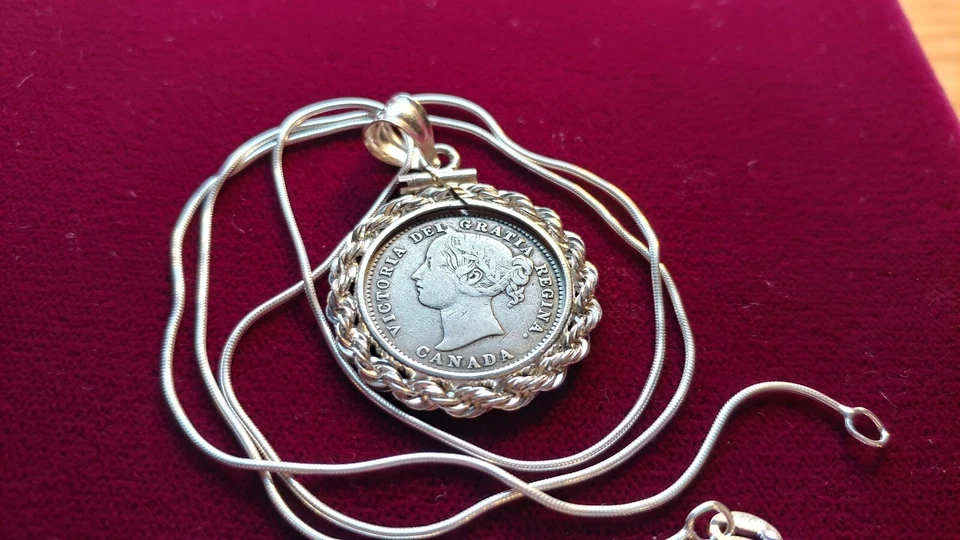 Raro colgante Victoria de plata canadiense .925 de 1874 en cadena de plata italiana 925 de 18" Foto 4 de 4