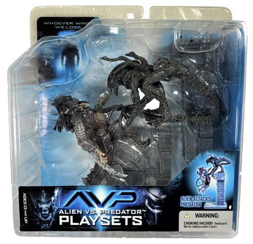 2005 McFarlane Toys ALIEN ATTACKS PREDATOR Playset Figures Alien