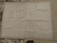 Beżowo-kremowy dywan zebry antypoślizgowy