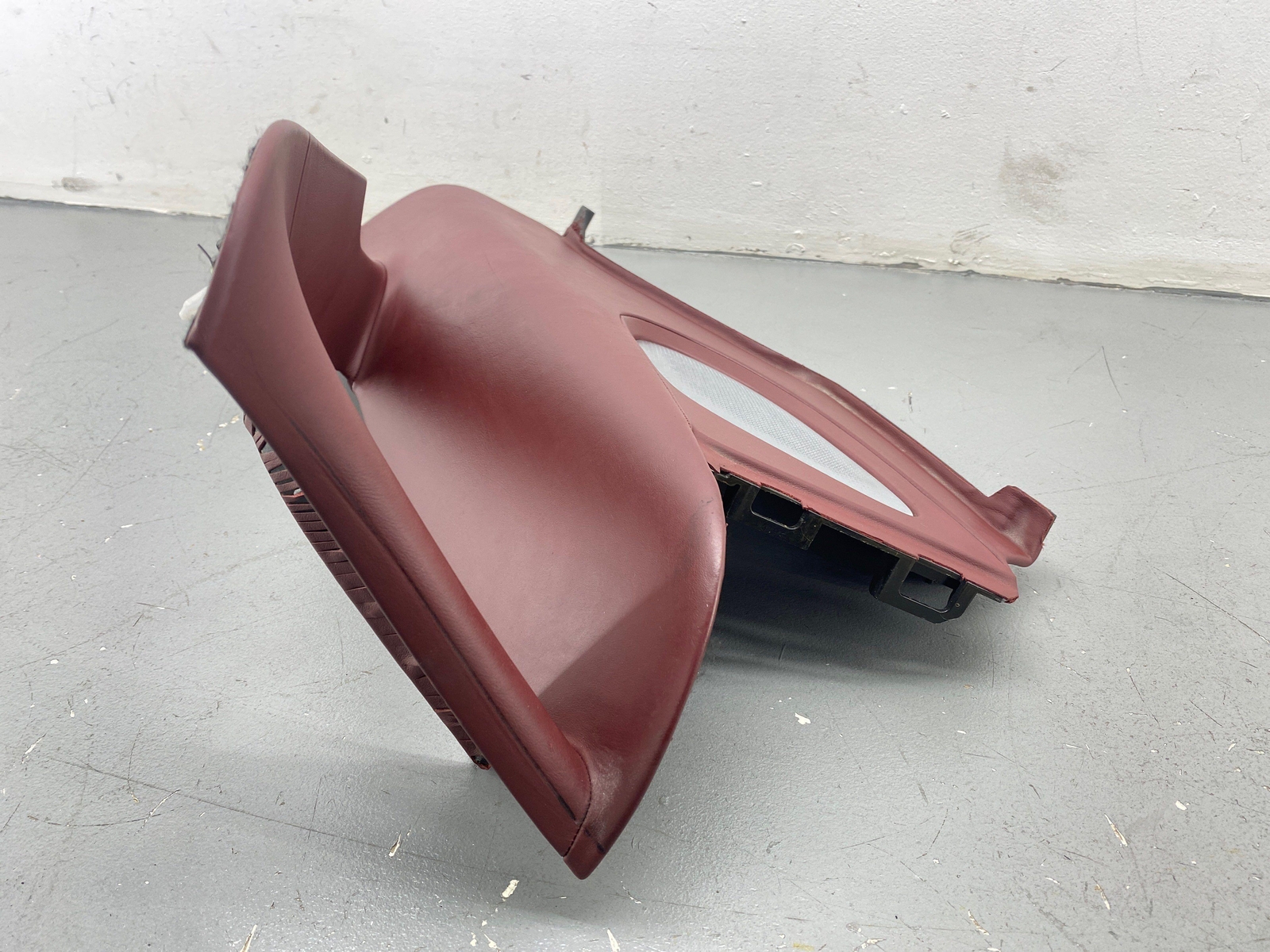 2020-2023 MCLAREN GT REAR RIGHT UPPER B PILLAR TRIM PANEL BAROLO RED 22NB318GP