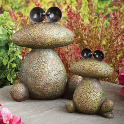 Set of 2 Frog Garden Statue Whimsical Faux Stone Sculpture Figurines Lawn Decor