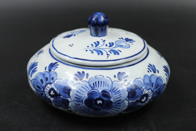 Gilde Delft Keramik Deckeldose Dose Blumenmotiv blau / weiß Vintage Ø 14 cm