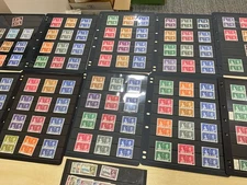 1937 GVI CORONATION MINT COLLECTION. Little KGV 305 stamps mostly pairs ad116