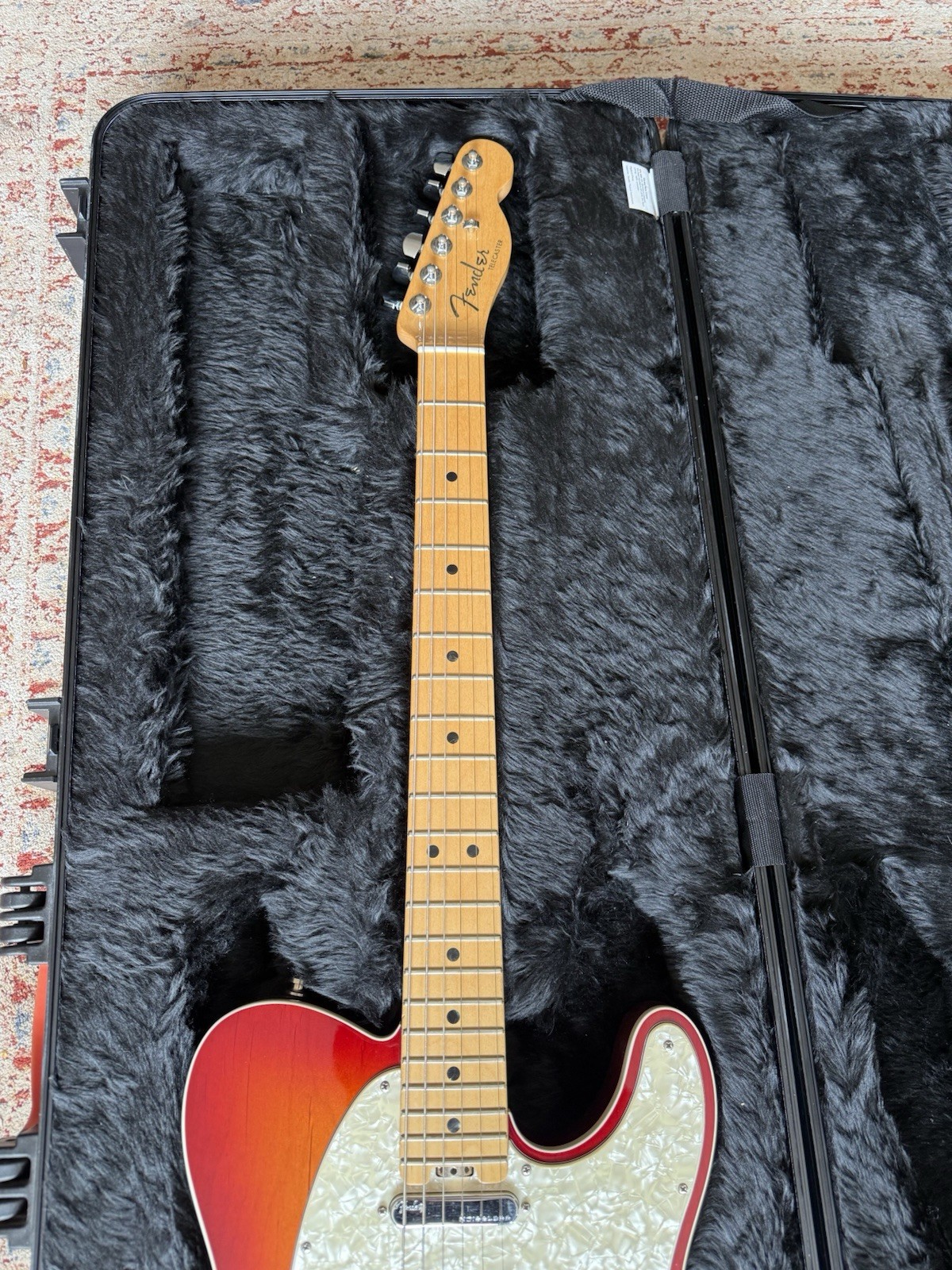 Fender Telecaster American Electric Guitar 6 String RH Maple Neck + Hard Case 3