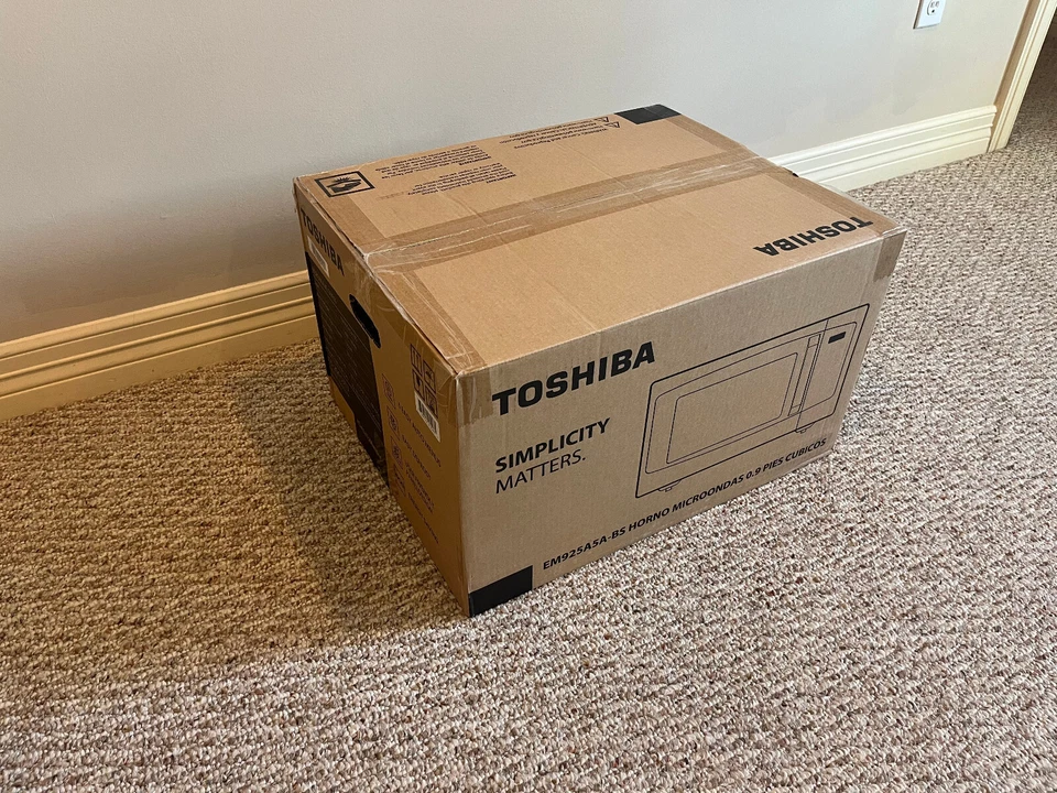 Horno Microondas Toshiba EM925A5A-BS 900W: Acero Inoxidable - Negro NUEVO EN CAJA Foto 2 de 4