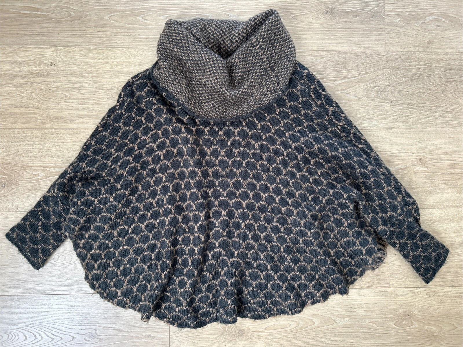Wooden Ships Pullover Poncho Sweater Cowl Neck Wool Mohair Blend XS/Small Print