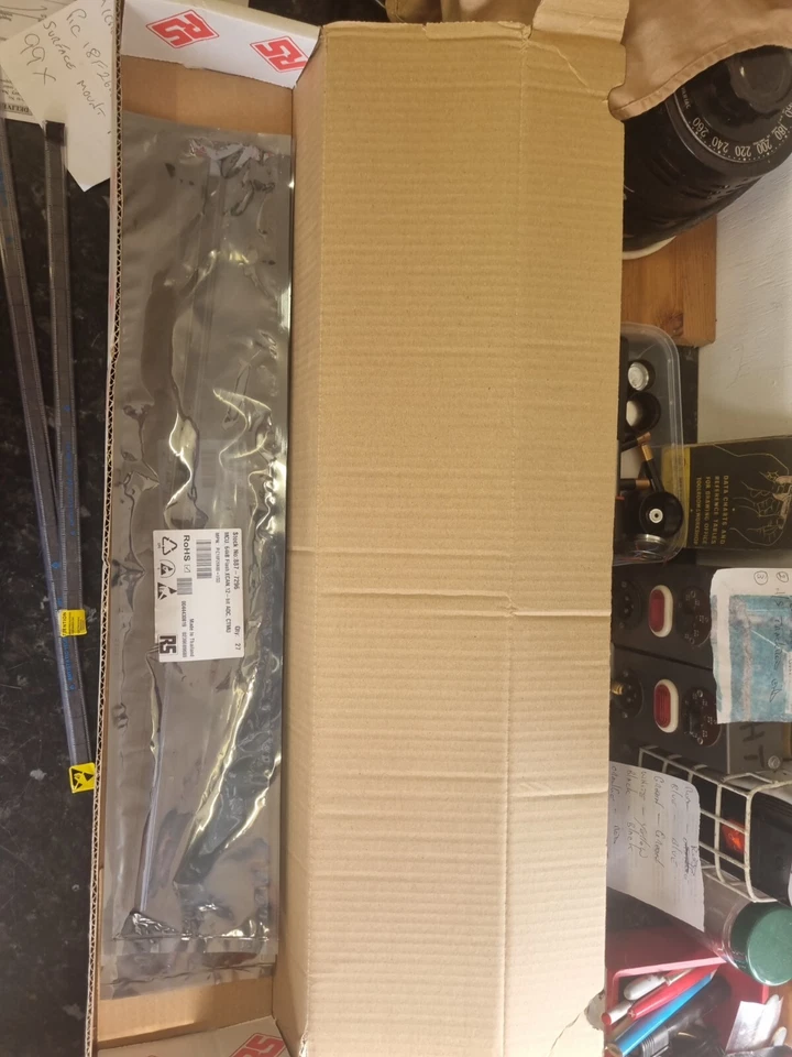 PIC18F26K80-I/SO  Micochip Surface Mount X99 - Image 2 of 4