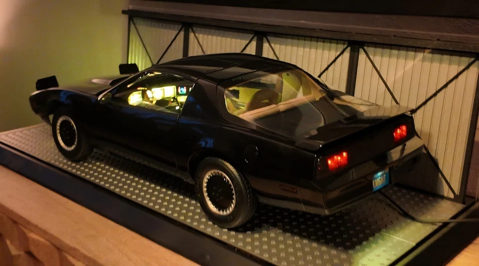 Knight Rider Fanhome 1:8 Garage Trailer Display Case Full Set – 3 units Left - Image 3 of 4