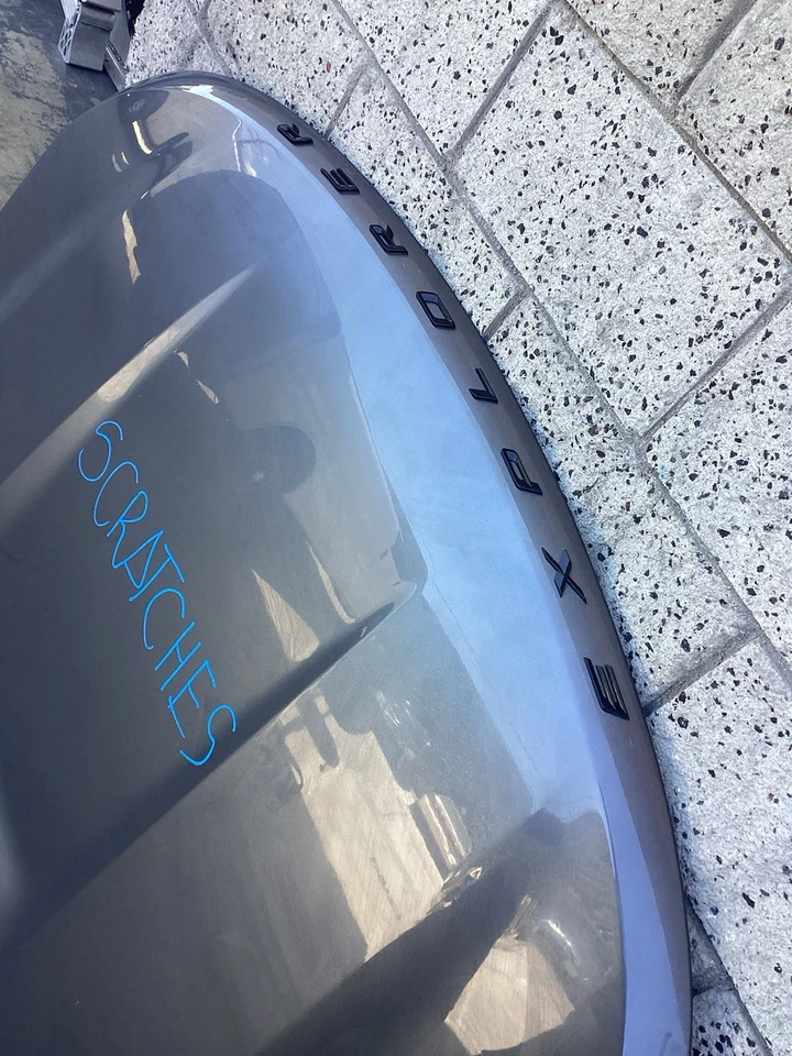 Ford Explorer 2024-2025 capó delantero usado OEM Foto 4 de 4