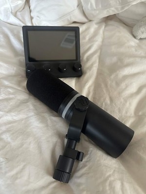 Black BEACN Mic + BEACN Mix Bundle   Lightly Used Streaming Setup
