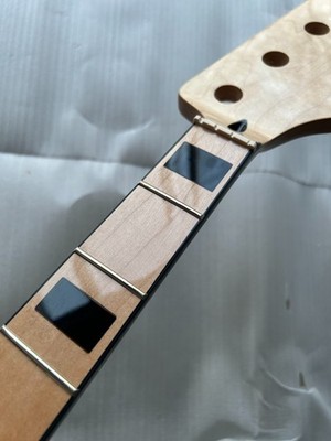 4 string 20 Fret Gloss Maple Electric Bass neck parts 34'' Maple Inlay Nut:38mm