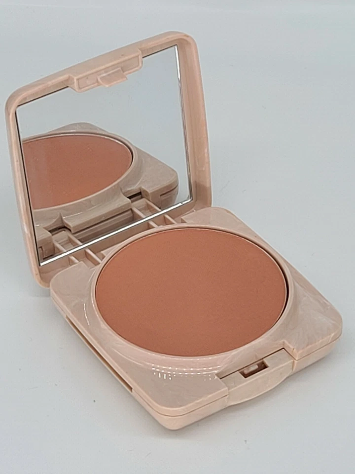 Beauticontrol *SUNGLOW* Perfecting Wet/Dry Finish WM - Image 2 of 4