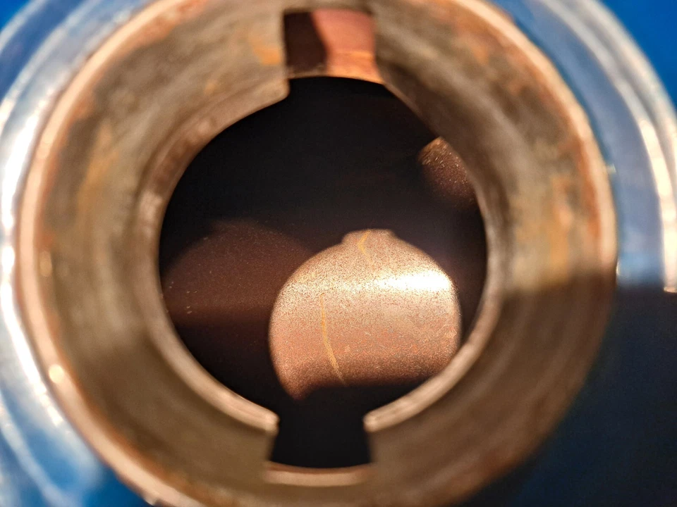 Suzuki GS 750 L 1979 tanque de gasolina con tapa de indicador de combustible y llave fabricante de equipos originales limpio Foto 3 de 4