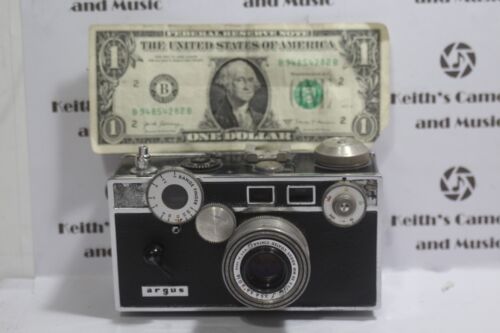 Fotocamera seconda guerra mondiale Argus C3 35mm Telecamera telemetro per riparazione ricambi display - Foto 3 di 24
