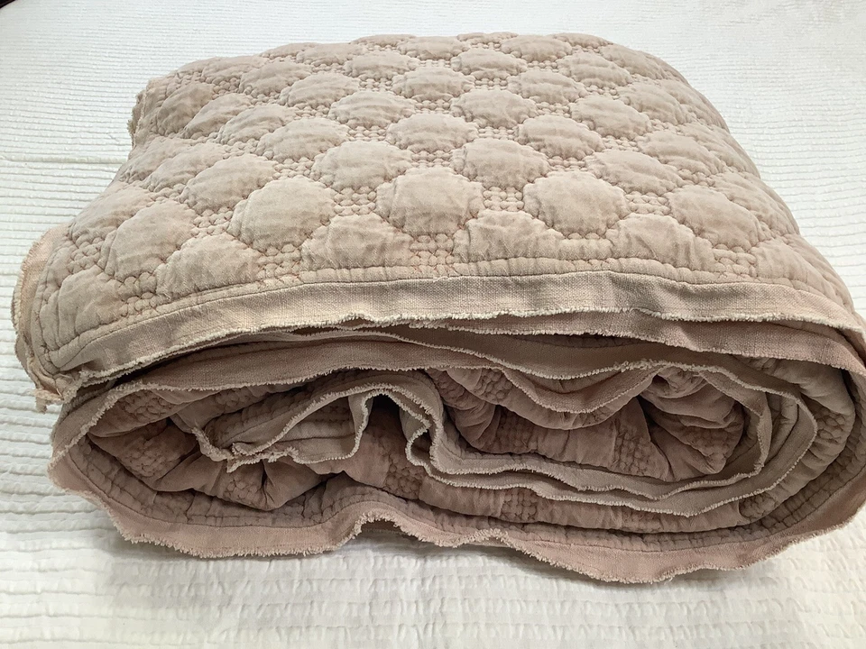 Pottery Barn Velvet Lattice Stitch “Striped” Queen Quilt & 2 Shams - Image 3 of 4