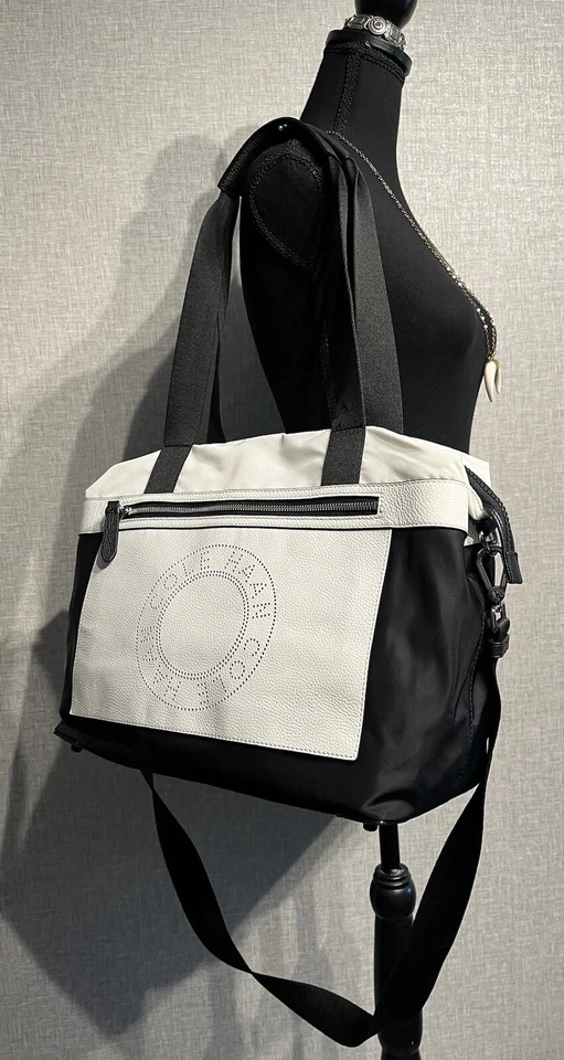 Bolso Mensajero de Hombro Cole Haan Grand Series Negro/Blanco Nylon/Cuero  Foto 2 de 4