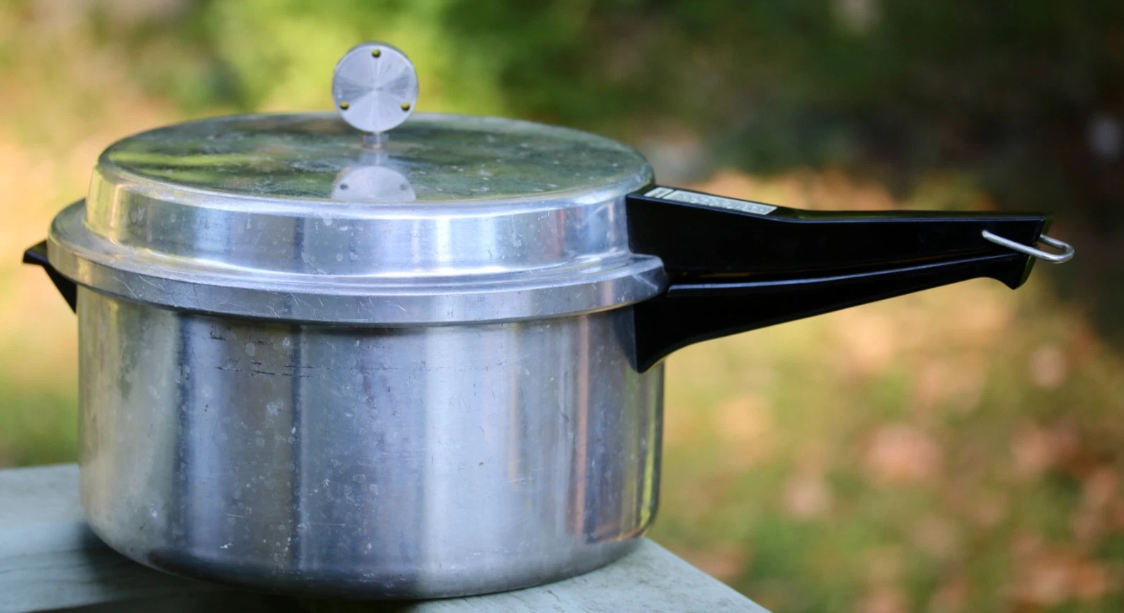 Vintage Mirro M-0296 6 Qt Pressure Cooker Aluminum Made USA Complete w/ Gasket