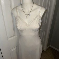ShadowLine Vintage Slip White Silky Nylon Embroidered Women  s Size 34 Coquette