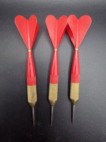 Vintage Dorwin Brass Darts Set - Made In England - 712 Medium - Red With Case