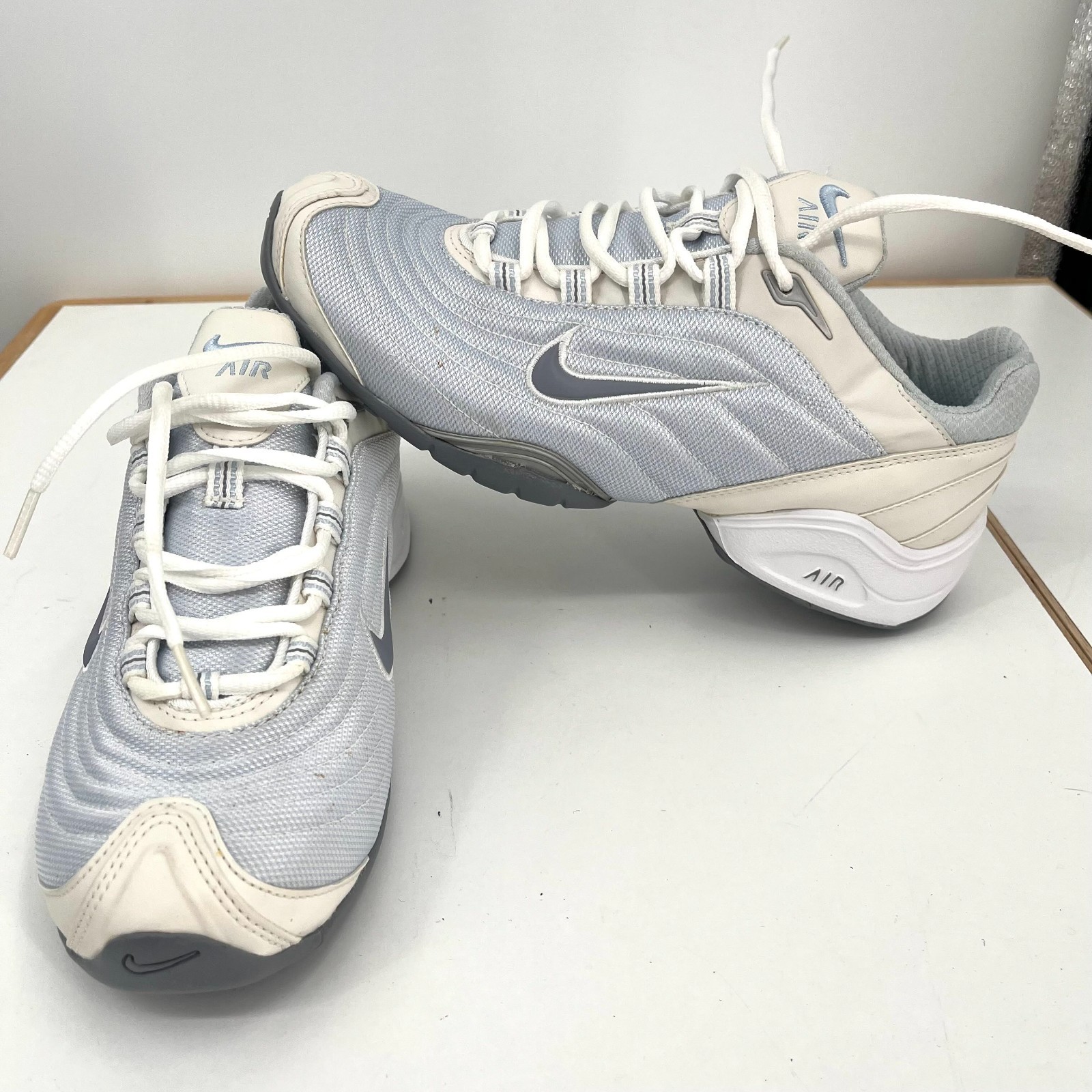 Vintage 2004 Nike Air Versatility Baby Blue Size 9 Women's Sneakers Y2K