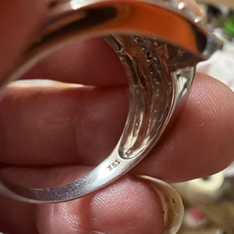 1.00 TW Cluster Diamond Bypass Ring 10K White Gold Swirl Size 7 Ladies Estate - Image 4 of 4