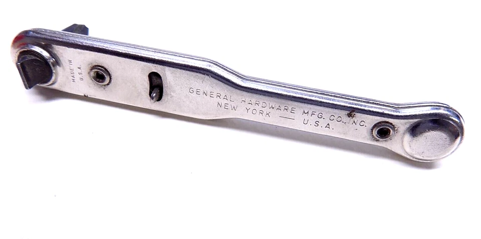 Vintage General Tool Flat Ratcheting Reversible Screwdriver 807-SX Made in USA - Image 2 of 3