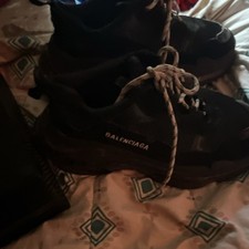 Balenciaga Triple S Men s Low Top Lace-Up Bla...
