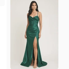 Camille La Vie Emerald Satin Gown Dress Size 4 Mermaid Prom Wedding Guest